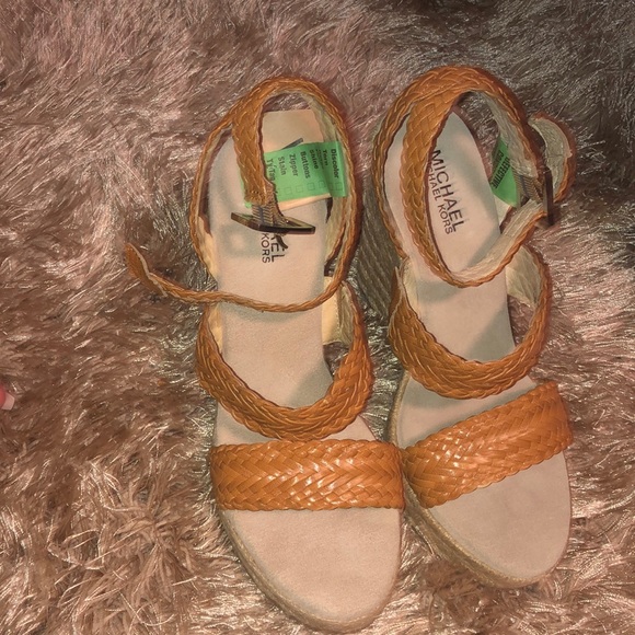 Tan Michael Kors wedges great condition - Picture 1 of 2